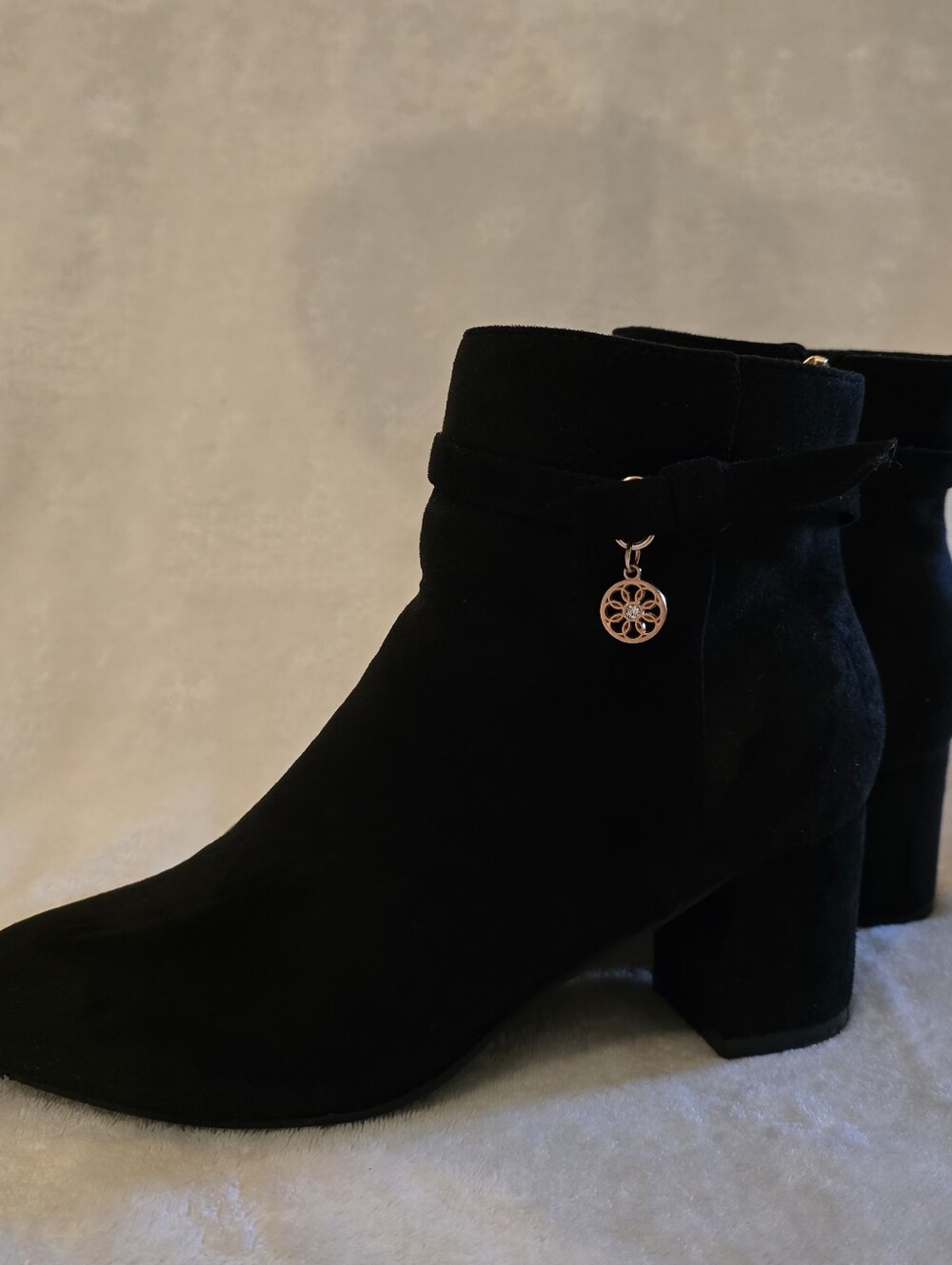 Black Short-Cuff Boots Womens 7.5